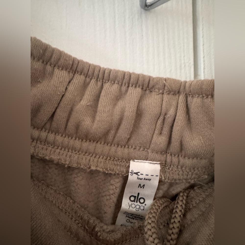 Accolade Alo Sweatpant - Picture 3 of 4
